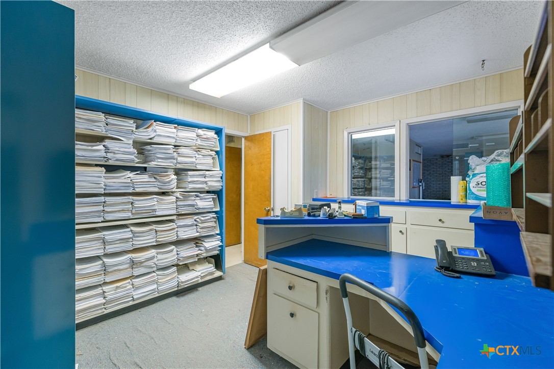 212 E Morris Street Property Photo 6