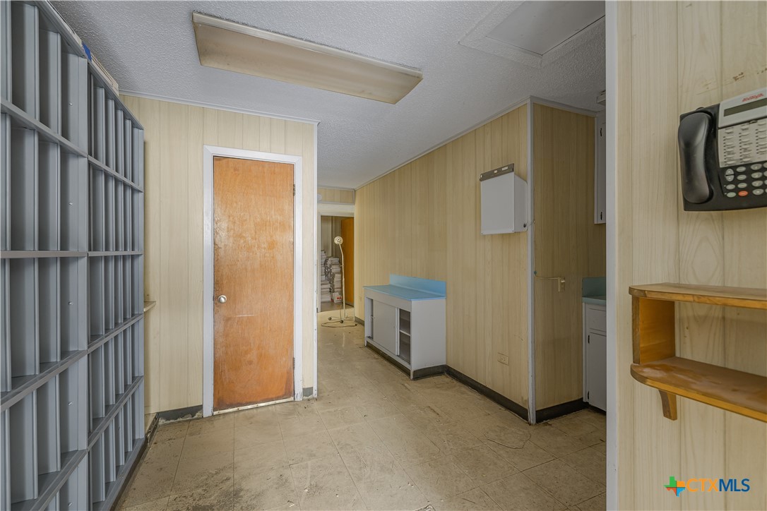 212 E Morris Street Property Photo 7