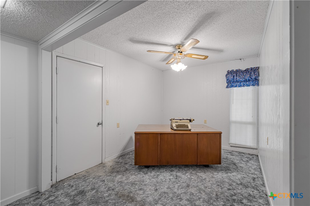 212 E Morris Street Property Photo 8