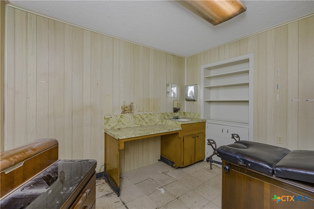 212 E Morris Street Property Photo 11