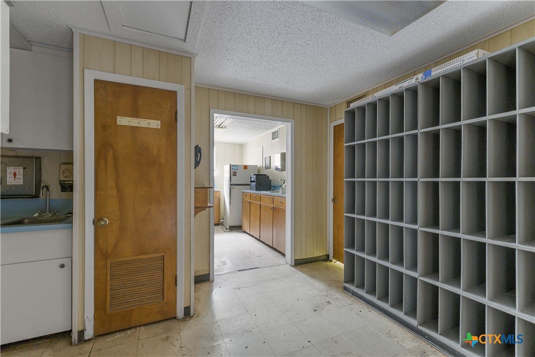 212 E Morris Street Property Photo 13