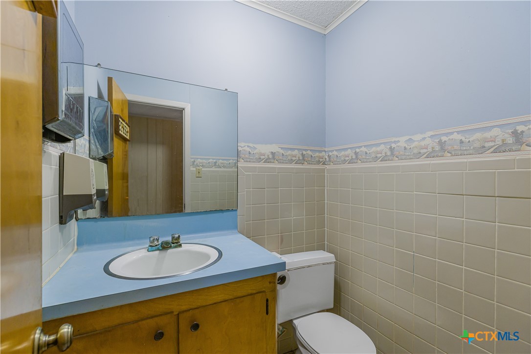 212 E Morris Street Property Photo 22