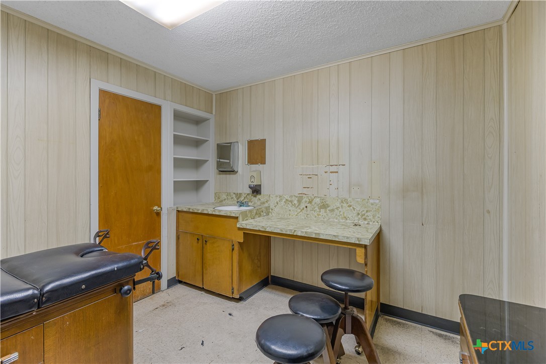 212 E Morris Street Property Photo 26