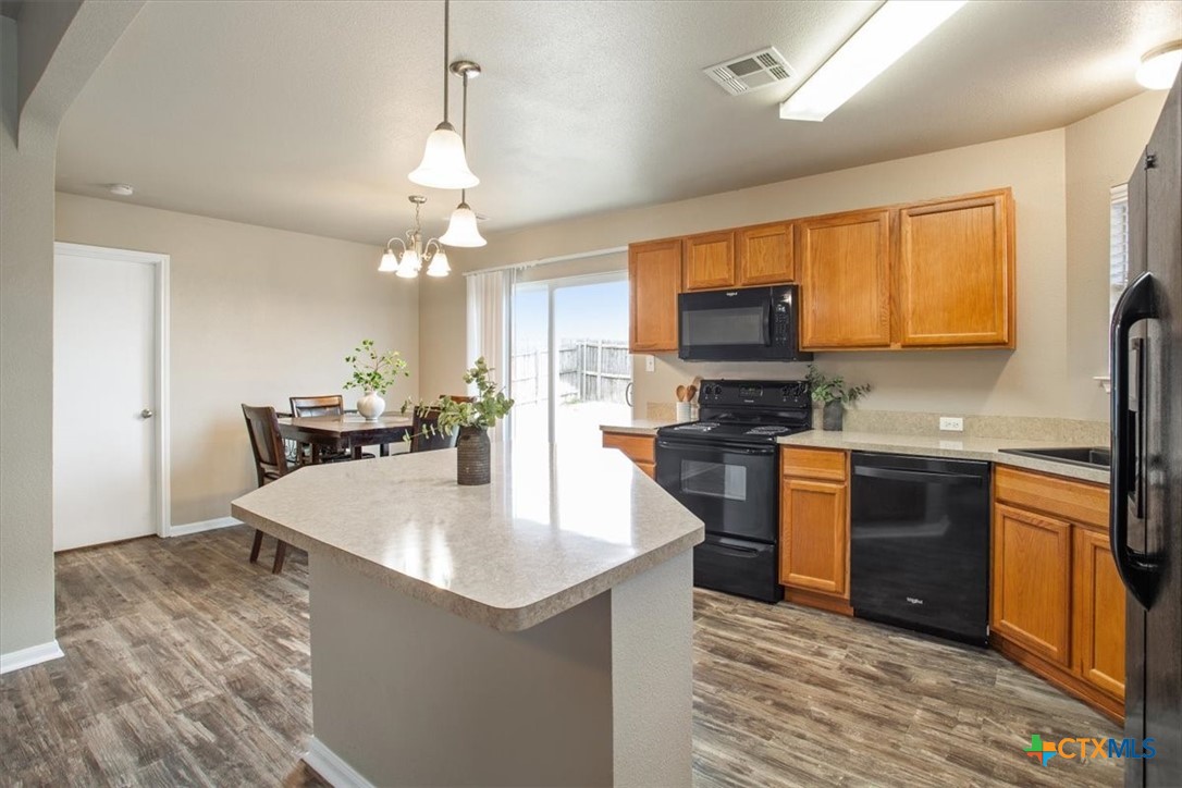 2328 Bellmont Property Photo 7