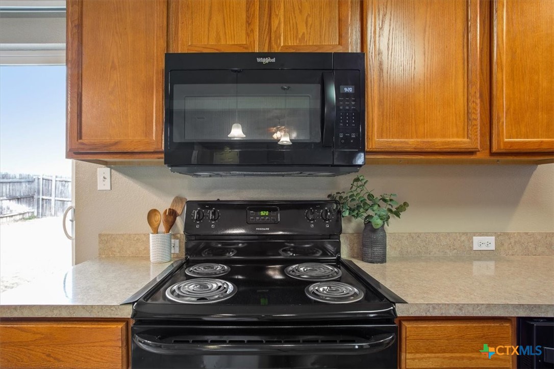 2328 Bellmont Property Photo 9