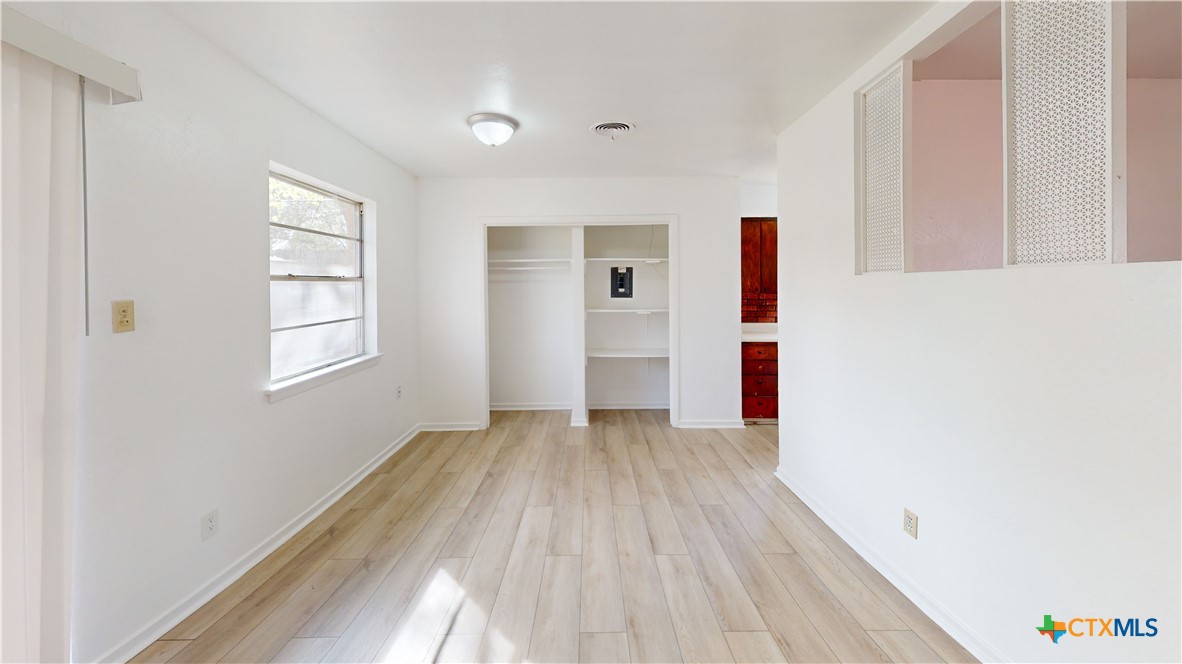 1102 S Ann Boulevard Property Photo 3