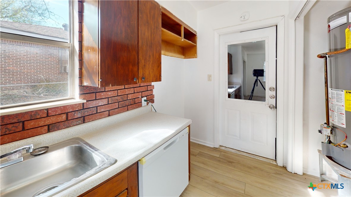 1102 S Ann Boulevard Property Photo 7