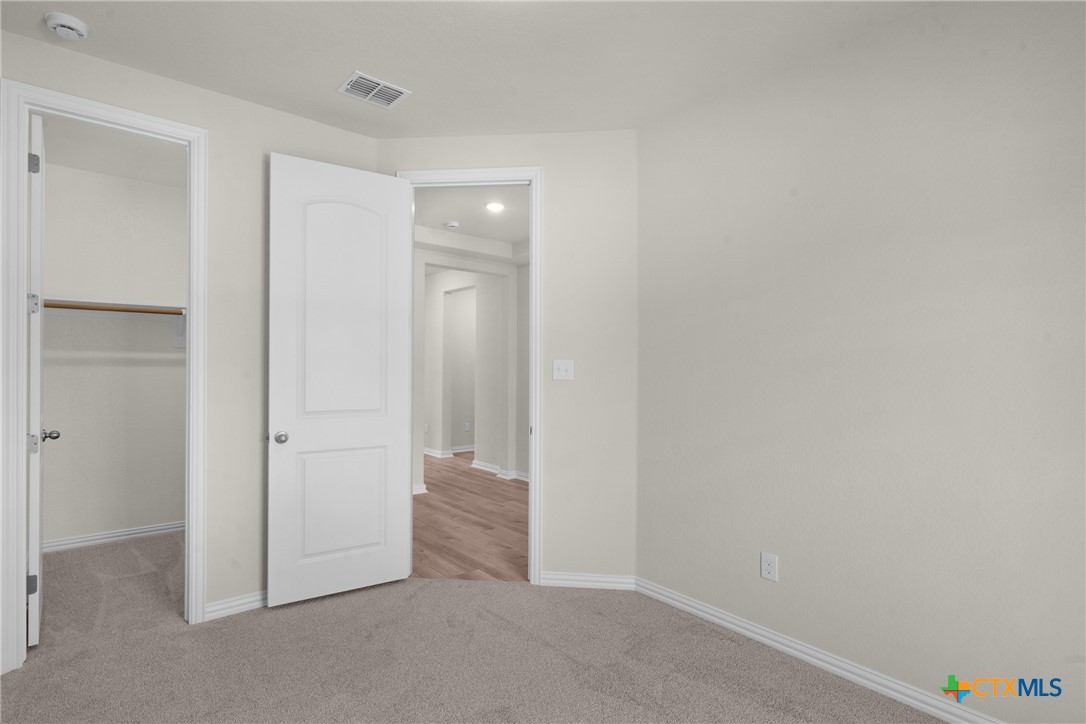 939 Creek Bed Drive Property Photo 10