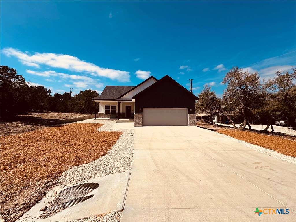 1736 Stallion Springs Property Photo 1