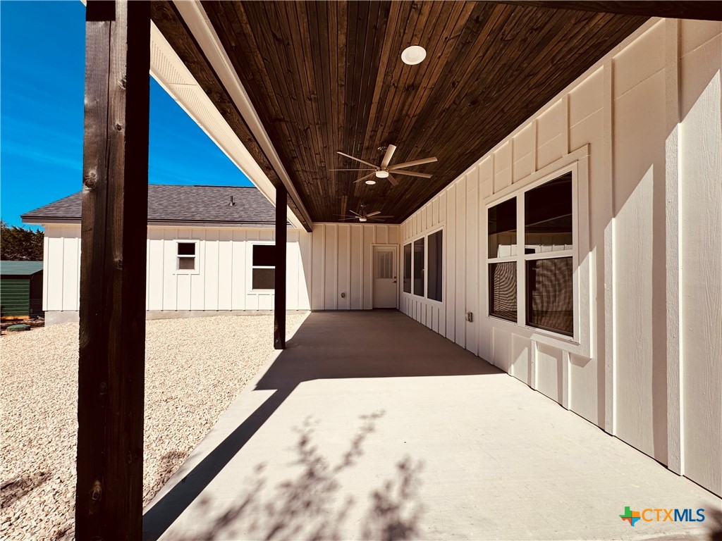 1736 Stallion Springs Property Photo 5