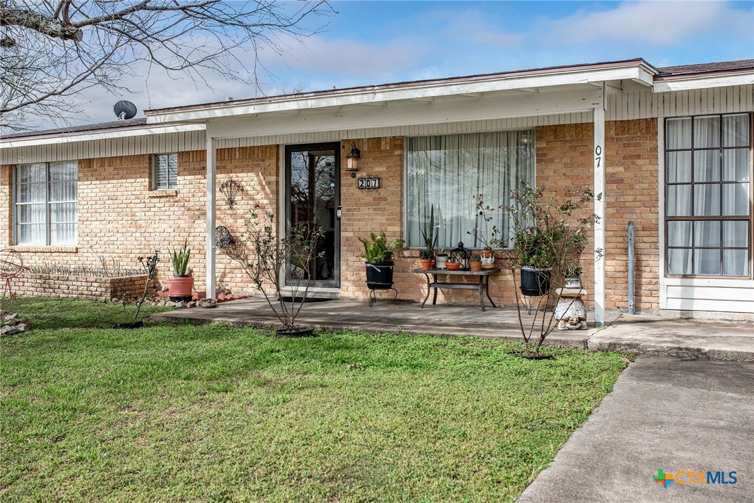 207 Williams Property Photo 4