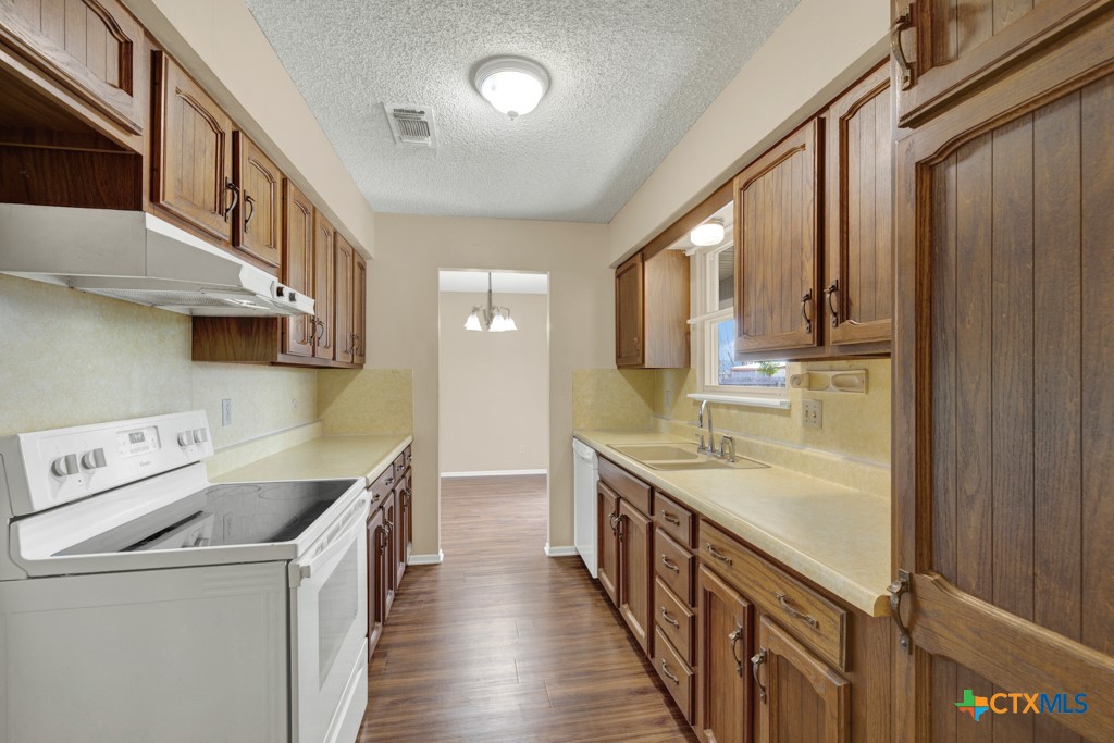 217 Gruene Road Property Photo 10