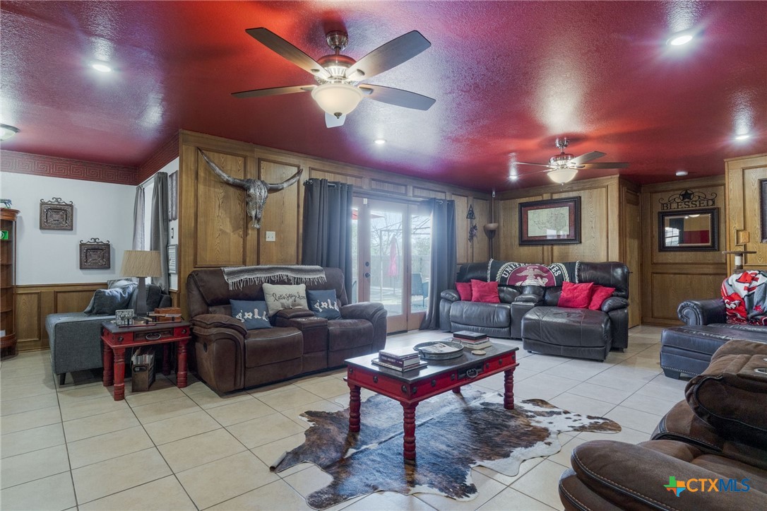 106 Sunny Lane Property Photo 8