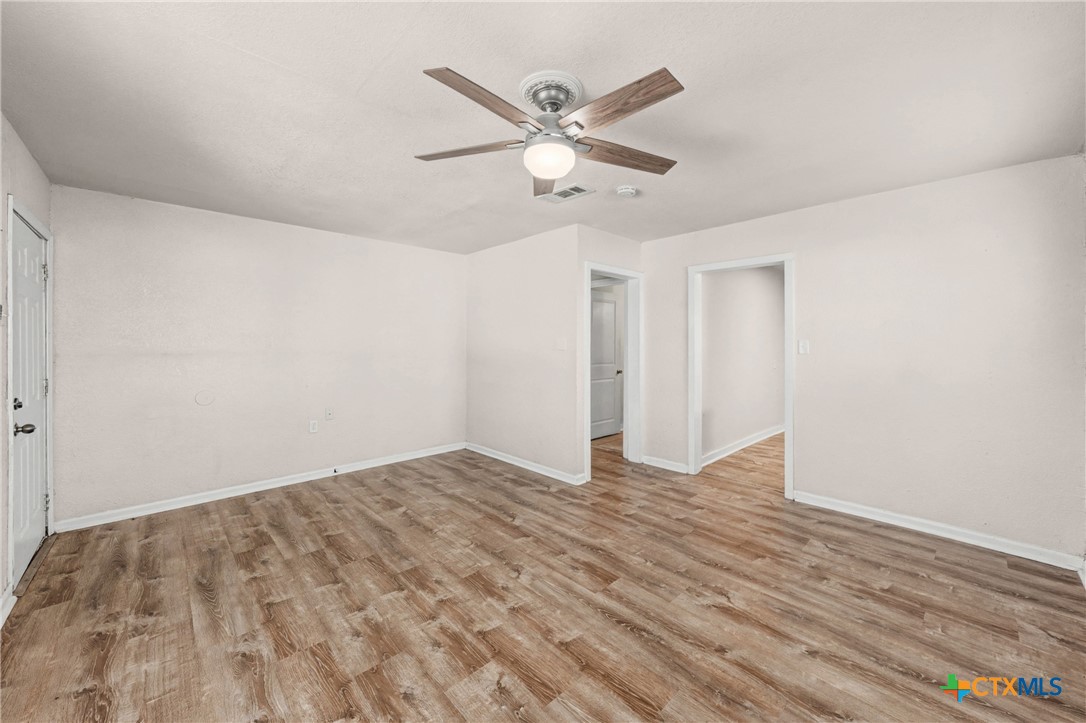 906 S 2nd Street Property Photo 5