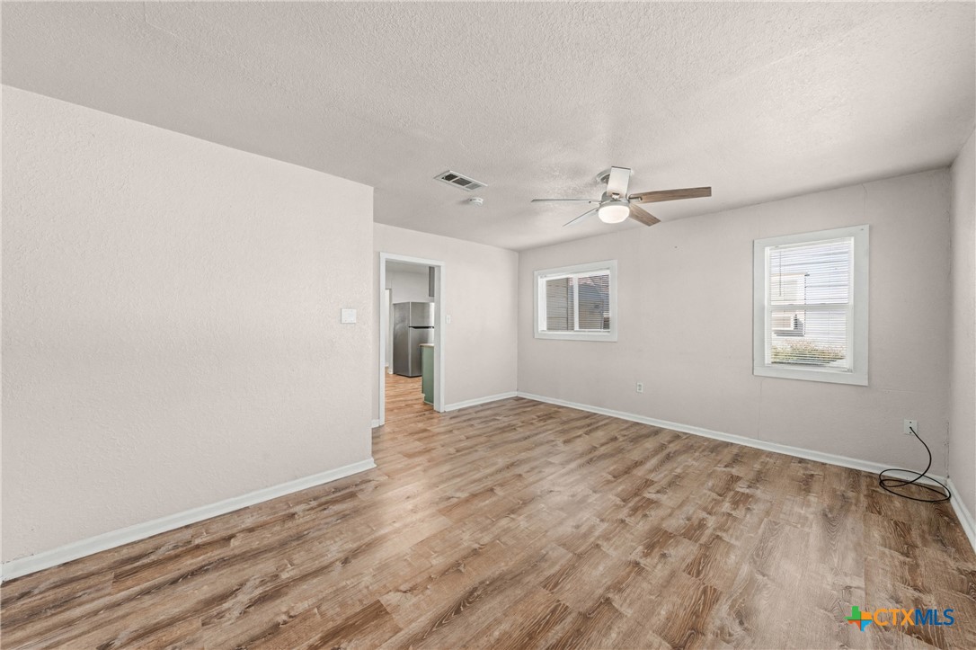 906 S 2nd Street Property Photo 6