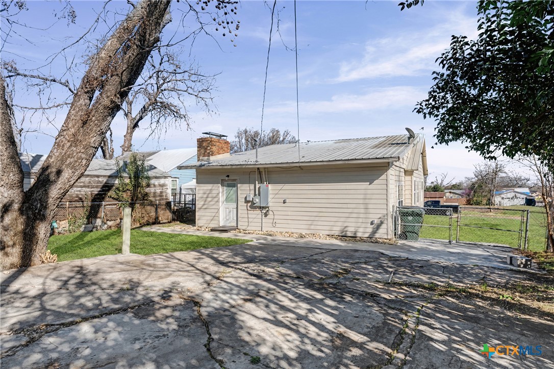 906 S 2nd Street Property Photo 30