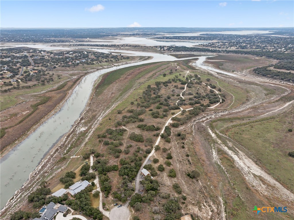 1009 Malbec Loop Property Photo 8