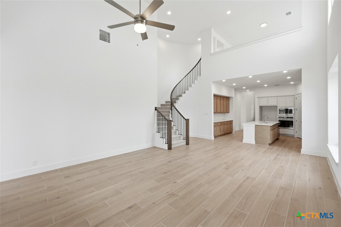 2558 High Ground Property Photo 8