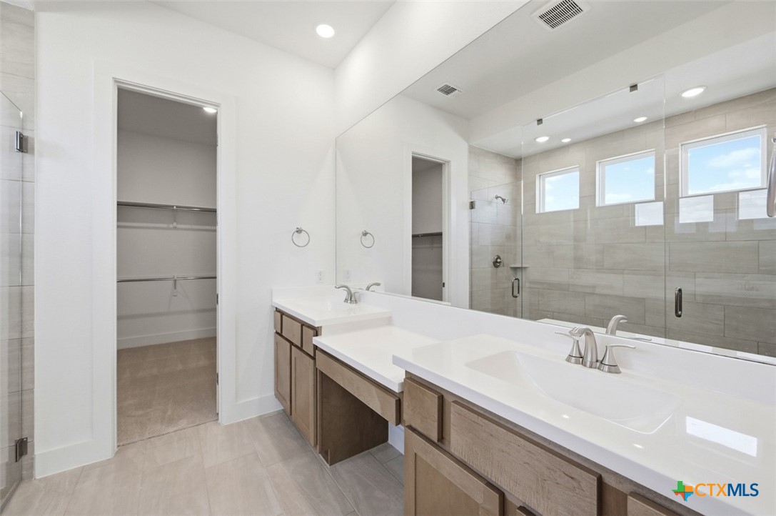 2558 High Ground Property Photo 11