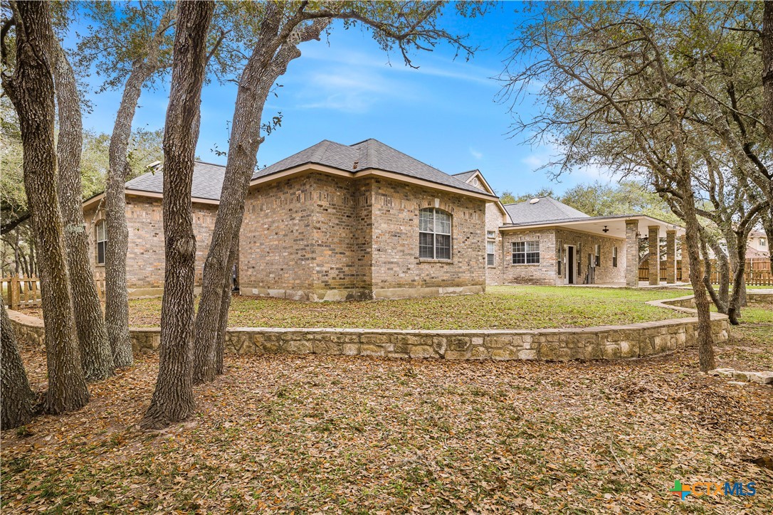 233 Post Oak Bend Property Photo 2