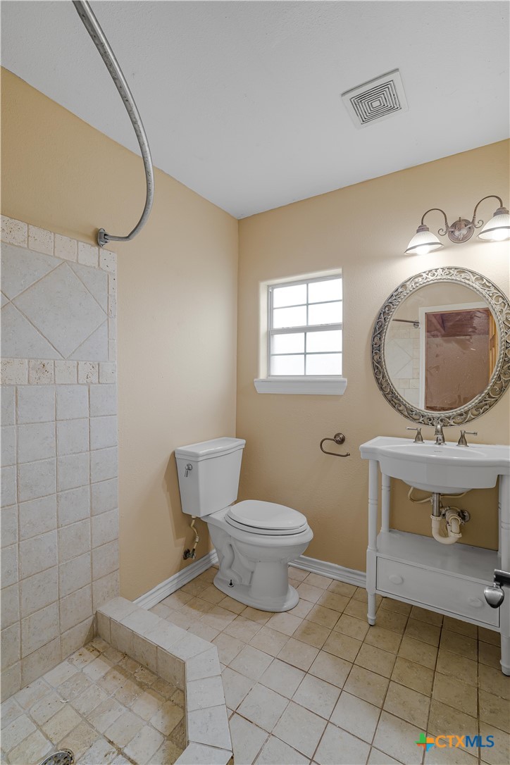 233 Post Oak Bend Property Photo 36