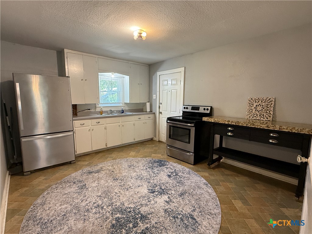 859 Oasis Street Property Photo 4