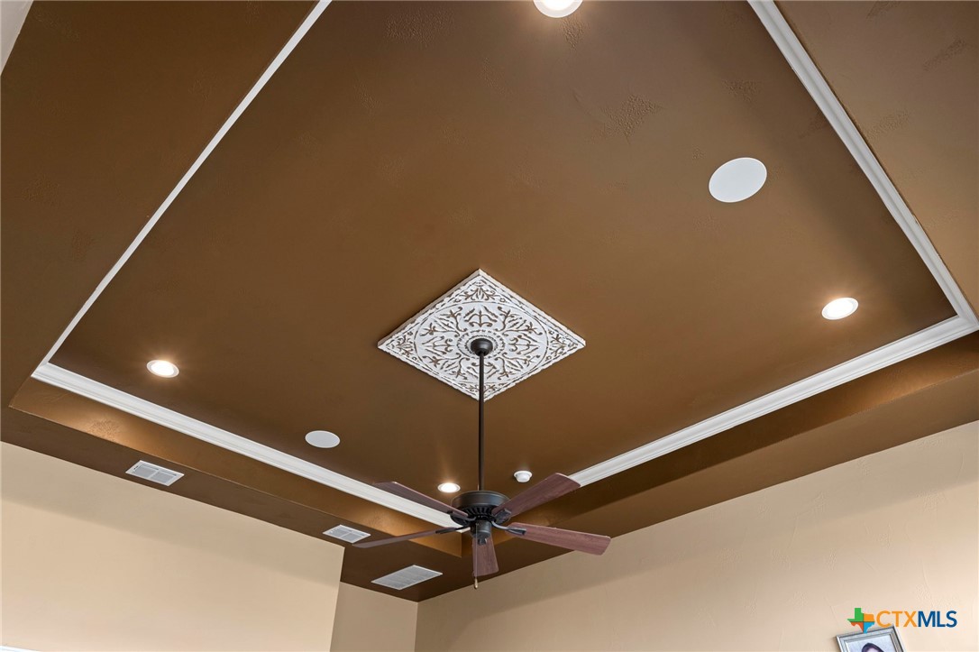 1039 Bluewater Place Property Photo 38