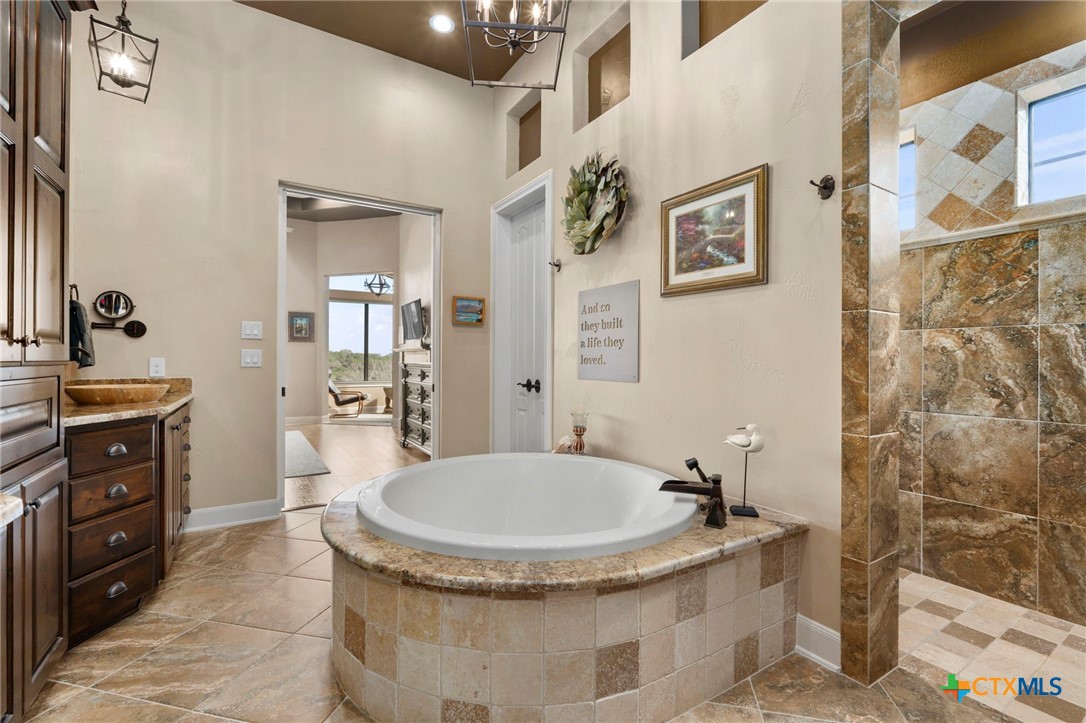 1039 Bluewater Place Property Photo 44