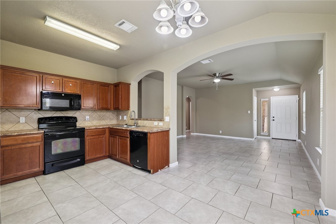 105 Casita Cove Property Photo 10