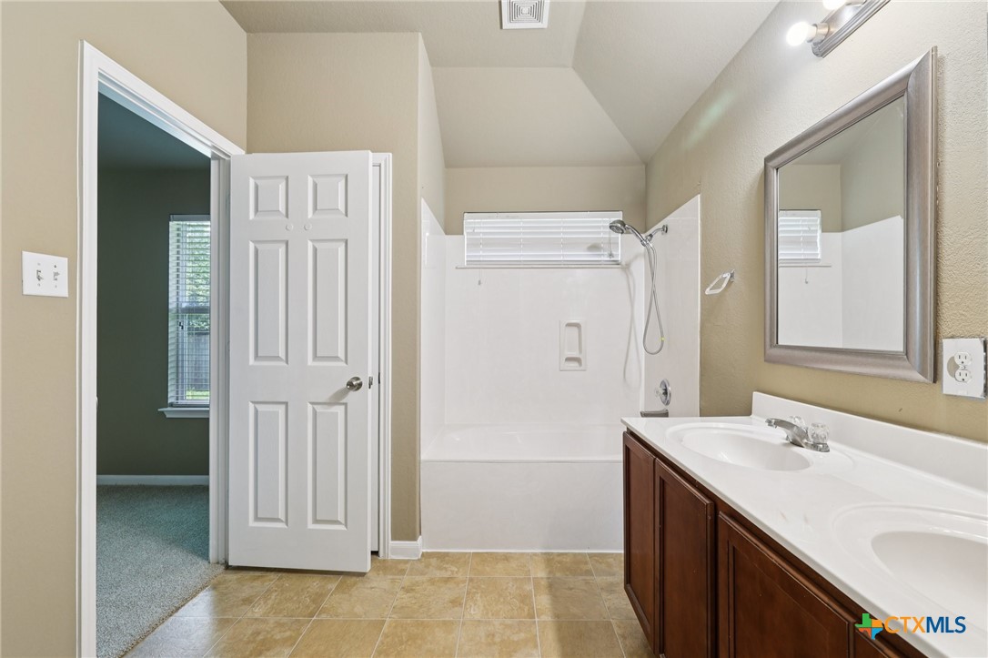105 Casita Cove Property Photo 21