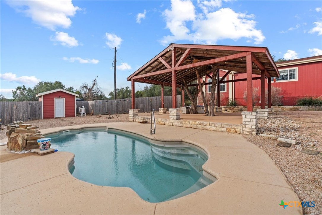 185 Trails End Road Property Photo 1