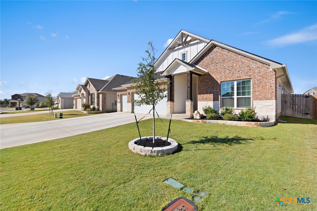 2028 Clear Sky Court Property Photo 4