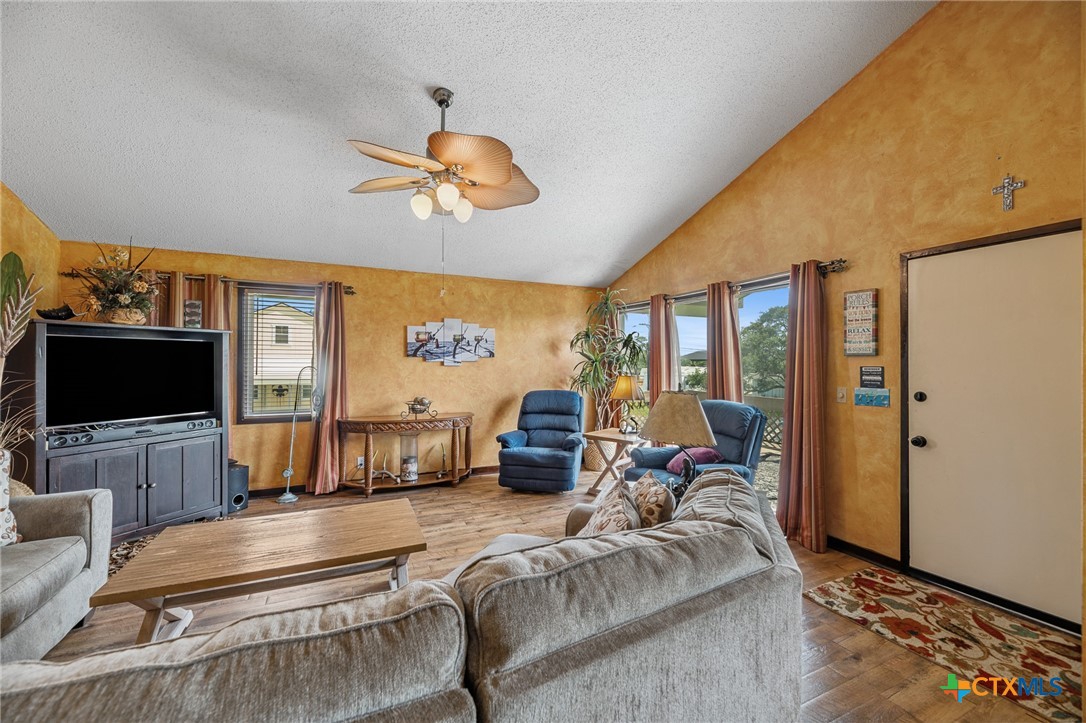 1402 Van Buren Property Photo 17