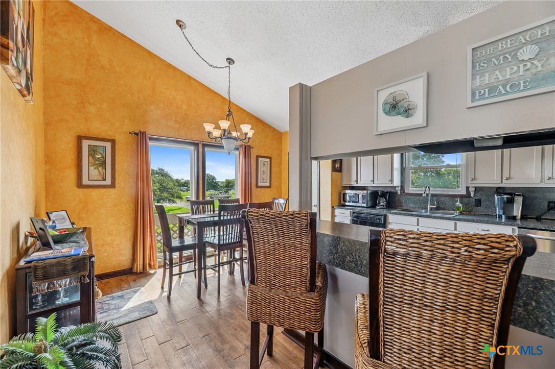 1402 Van Buren Property Photo 18