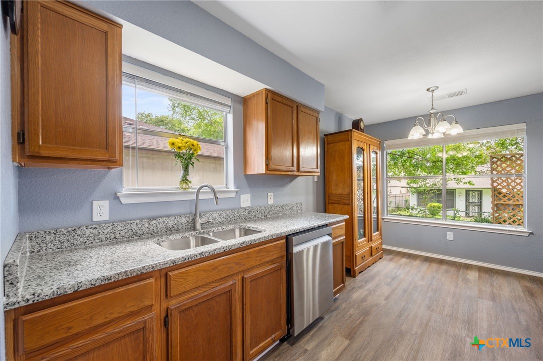 13812 Lothian Drive Property Photo 6