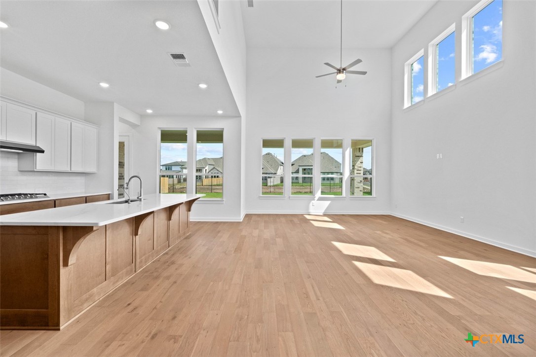 200 Borrego Bend Property Photo 12