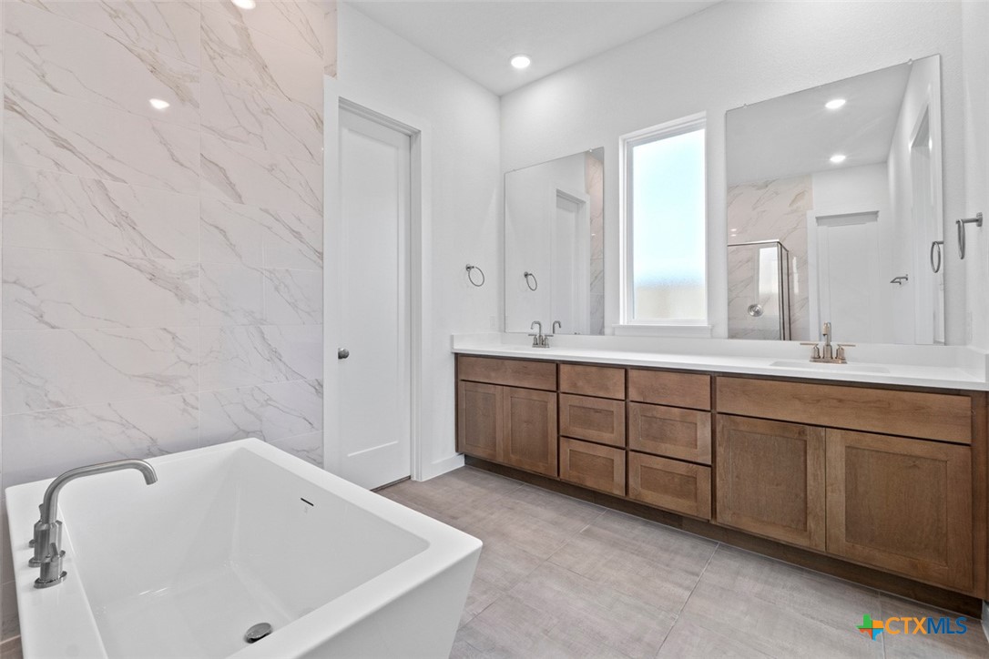 200 Borrego Bend Property Photo 15