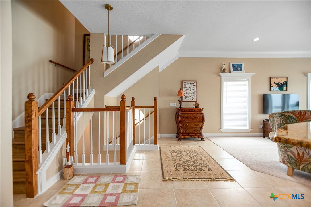 27 Las Palmas Drive Property Photo 8