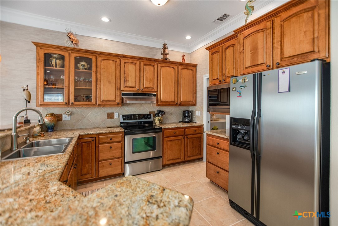 27 Las Palmas Drive Property Photo 15