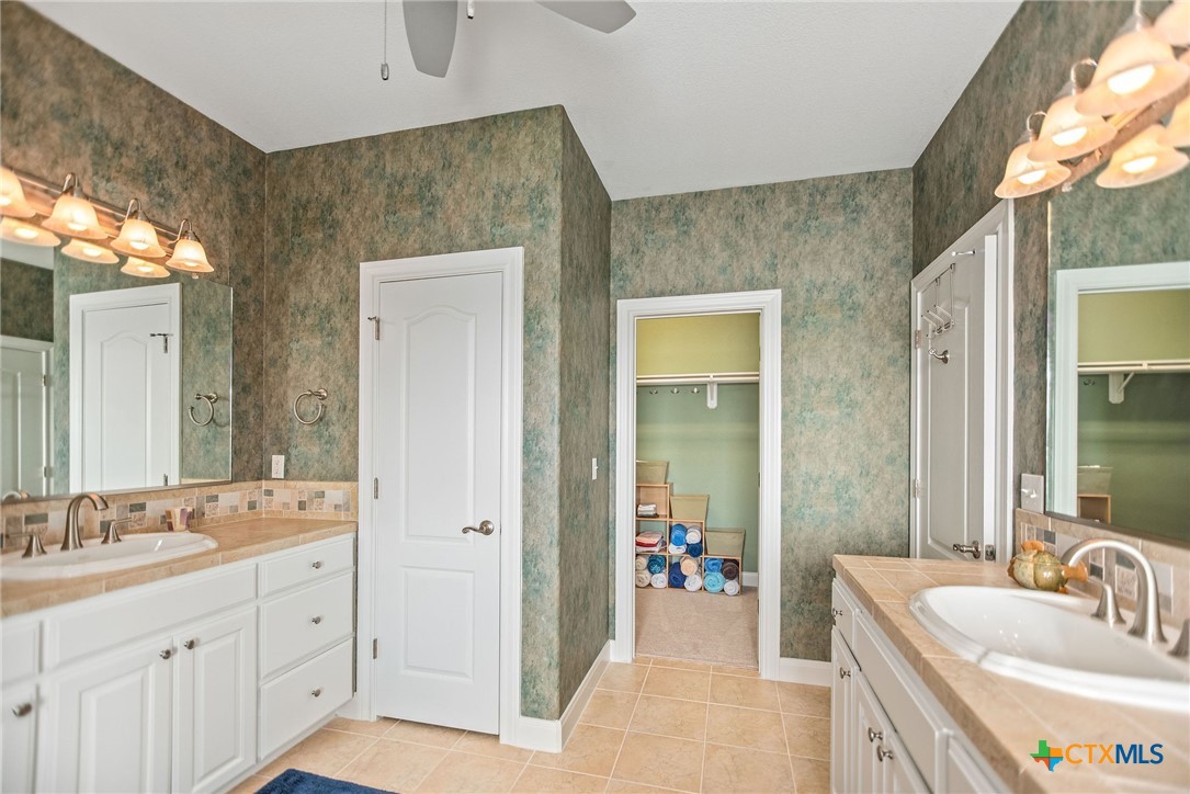 27 Las Palmas Drive Property Photo 38