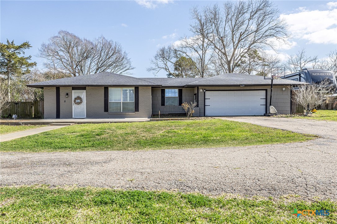 743 Royal Road Property Photo 1