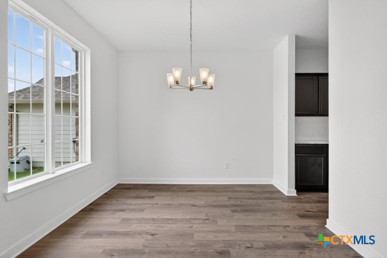 2108 Meridian Loop Property Photo 4