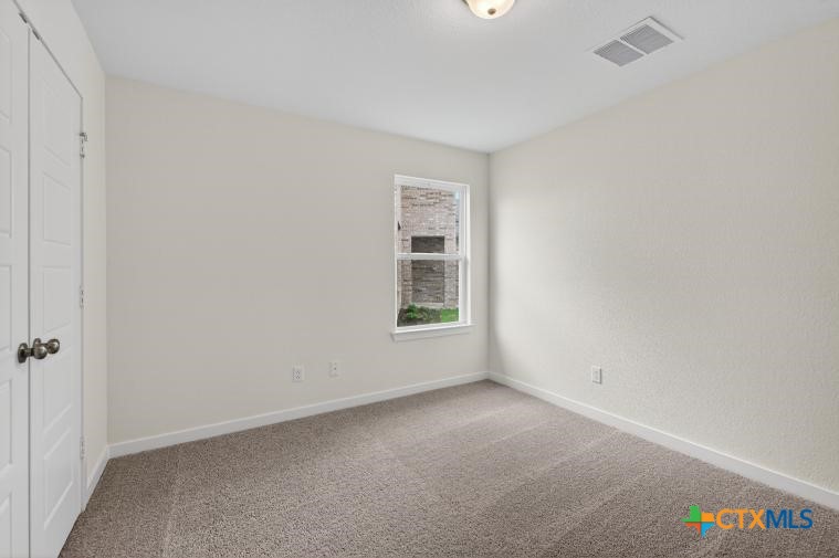 2108 Meridian Loop Property Photo 19