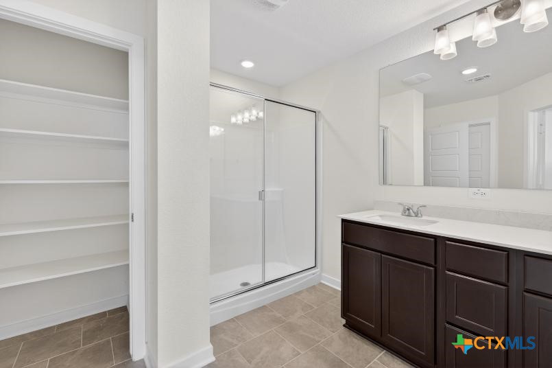 2108 Meridian Loop Property Photo 23