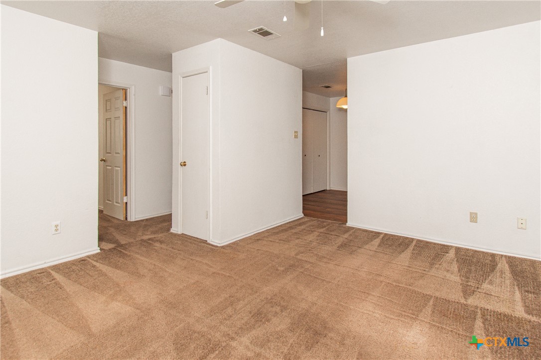 1703 Cedarhill Drive B Property Photo 2