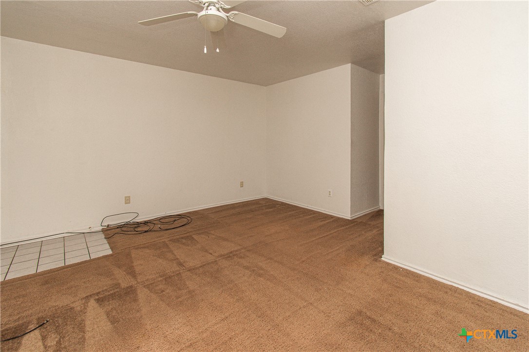 1703 Cedarhill Drive B Property Photo 4