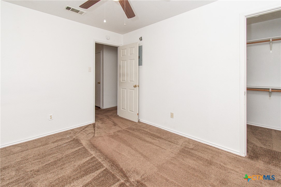 1703 Cedarhill Drive B Property Photo 9