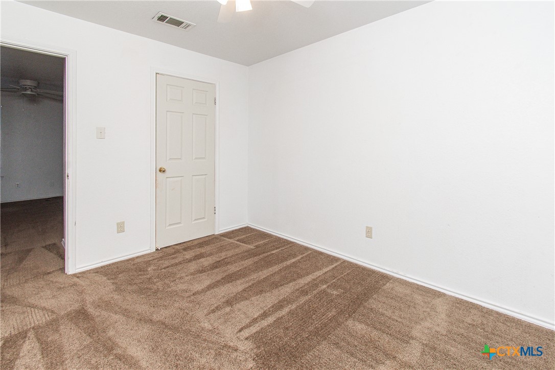 1703 Cedarhill Drive B Property Photo 12