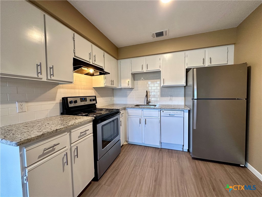 1409 N Bishop Street 2 Property Photo 4