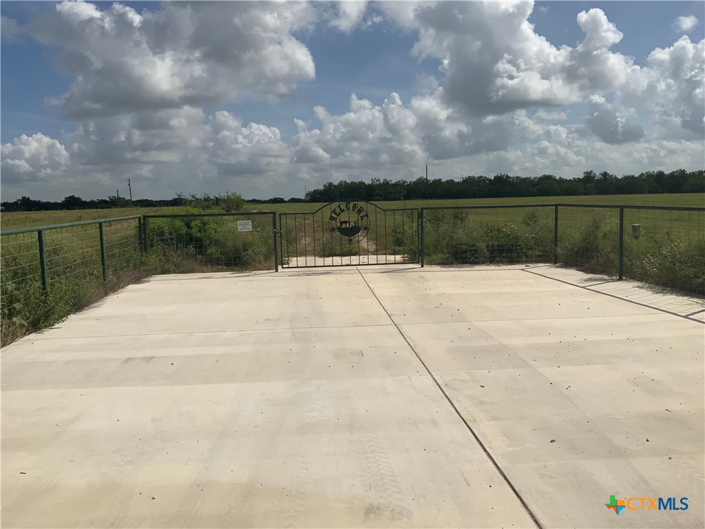 2647 Fm 3282 Property Photo 1